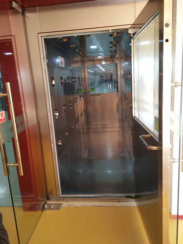 同屬于局部?jī)艋O(shè)備，風(fēng)淋室與貨淋室有何不同？